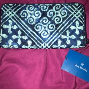 Vera Bradley wallet NWT